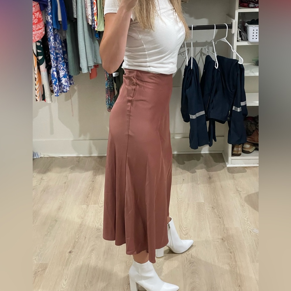 Shein silk skirt, rose colored, never worn, size large, high quality